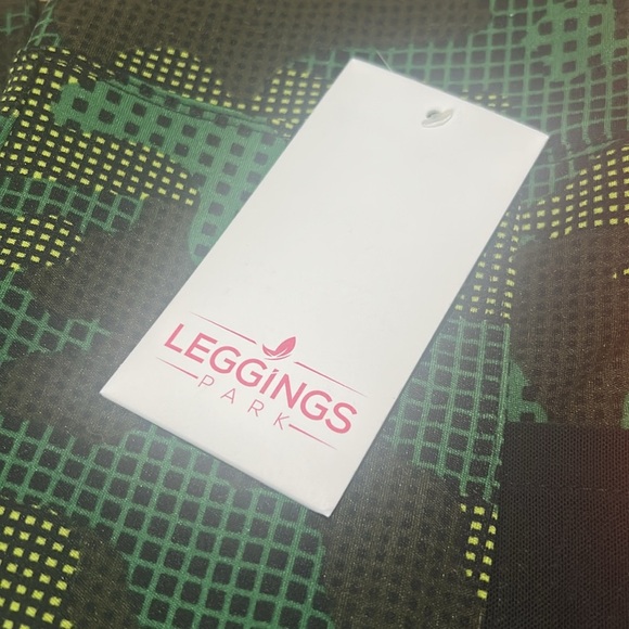 🌸2/$25🌸 NWT LEGGINGS PARK | Buttery soft leggings size S/M - Picture 2 of 11